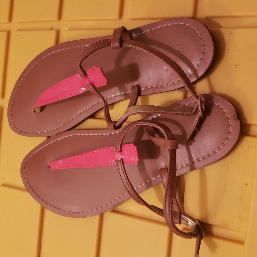 gap size 8 flip flops